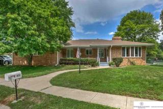 402 Meadow Cir, Gretna, NE 68028-7805