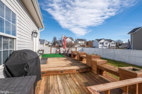 11 Gusty Ct, Charles Town WV  25414-3918 exterior