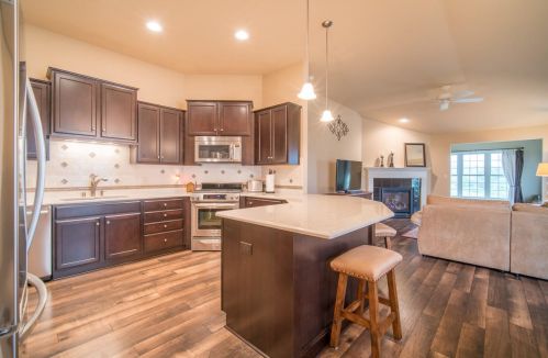 2732 Portage Cir, Waukesha, WI 53189-6886