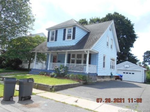 547 Woodlawn Ave, Stratford, CT 06614-3542