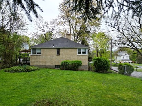7240 Shannon Rd, Verona PA  15147-2048 exterior