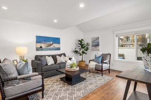 513 15th St, Huntington Beach CA  92648-4045 exterior