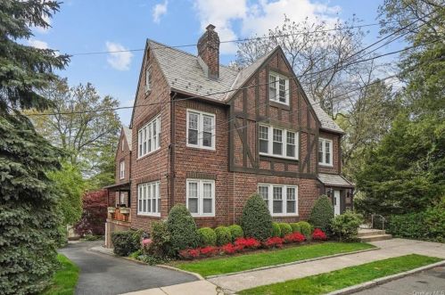 376 Hayward Ave, Mount Vernon, NY 10552-1027