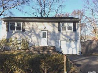 6 Potter St, South Setauket, NY 11720-2126