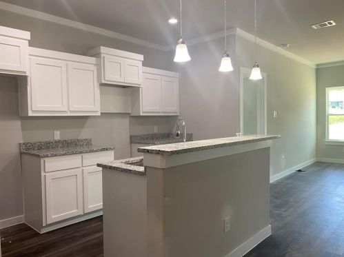 1515 Fordham Rd, Dallas TX  75216-6220 exterior