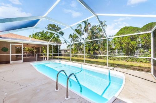 1918 Sheffield Ave, Marco Island FL  34145-6703 exterior