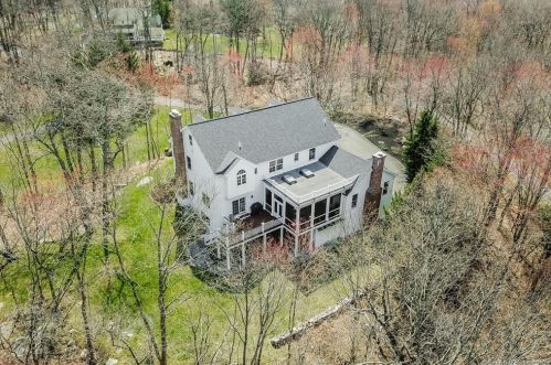 64 Pelham Ln, Ridgefield, CT 06877-5827