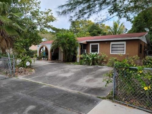 1830 2nd Ln, Boynton Beach, FL 33435-2207