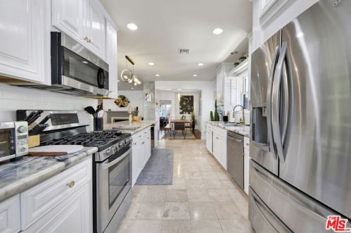12202 Hartsook St, North Hollywood CA  91601-3961 exterior