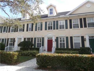 117 Bishopwood Dr, Jupiter, FL 33458-2803