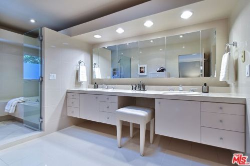 5037 Gaviota Ave, Van Nuys CA  91436-1427 exterior