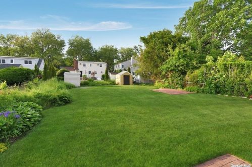 612 3rd Ave, Elwood NY  11731-3435 exterior