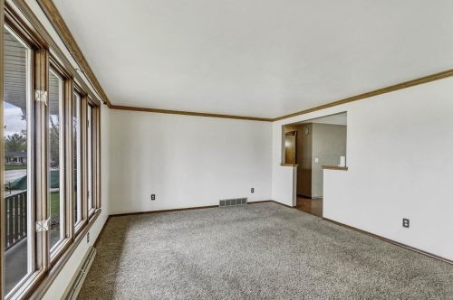 910 Athens Dr, Green Bay, WI 54311-5260