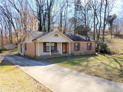 319 Whispering Pines Dr, Charlotte, NC 28217-2550