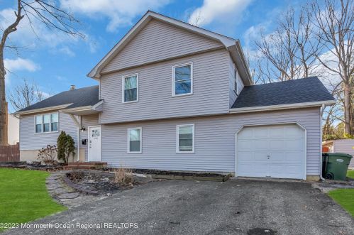 1666 Hidden Ln, Lakewood, NJ 08701-3911