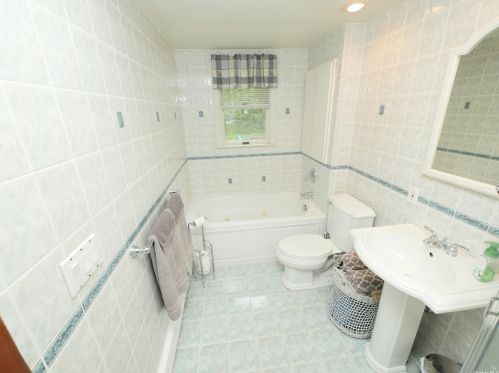 8 Old Rocky Point Rd, Miller Place NY  11764-2025 exterior