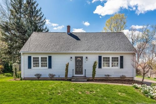 19 Sunset Ter, Middletown CT  06457-3124 exterior
