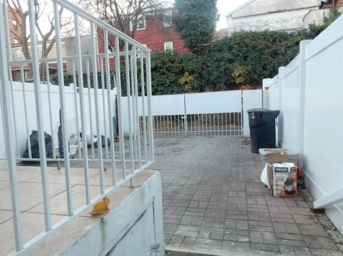 34 Hartley Ave, Mount Vernon NY  10550-1124 exterior