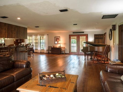 6737 180th Avenue Rd, Ocklawaha FL  32179-7002 exterior