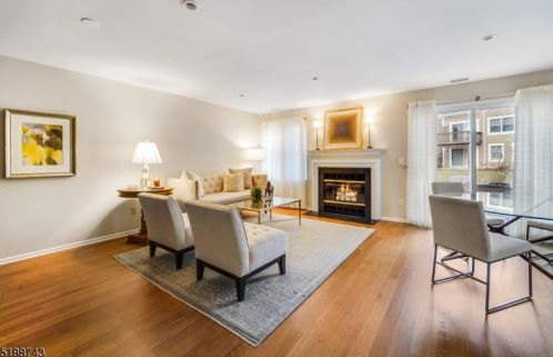 48 Cambridge Rd, Bedminster NJ  07921-1609 exterior