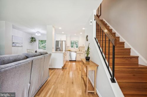 11986 Barrel Cooper Ct, Herndon, VA 20191-2319
