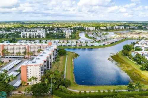 7360 Oriole Blvd, Delray Beach FL  33446-1392 exterior