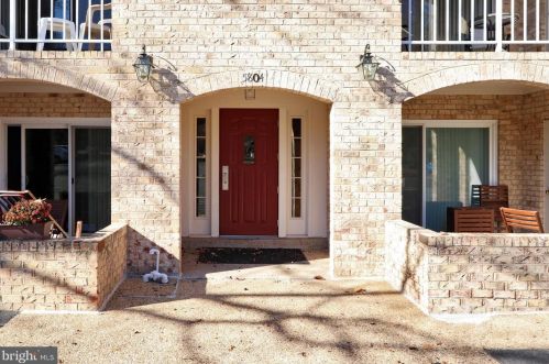 5804 Cove Landing Rd, Springfield, VA 22015-2646