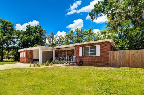 923 Hillside Dr, Lutz, FL 33549-3818
