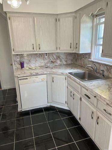 76-09 267th St, New Hyde Park NY  11040-1408 exterior