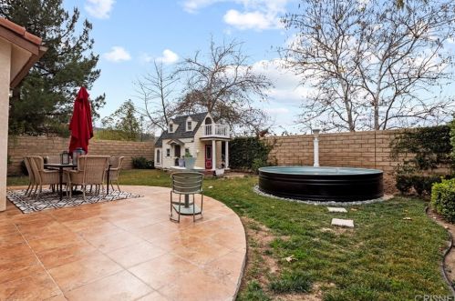 28423 Connick Pl, Santa Clarita CA  91350-1991 exterior
