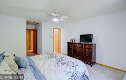 2547 Unity Ave, Minneapolis MN  55422-3451 exterior