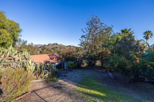 11382 Crazy Horse Dr, Lakeside CA 92040-1205 exterior