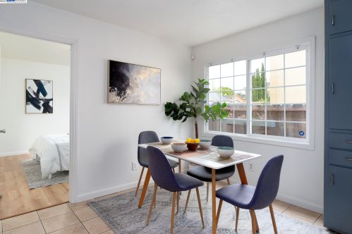 1451 Havenscourt Blvd, Oakland CA  94621-3627 exterior