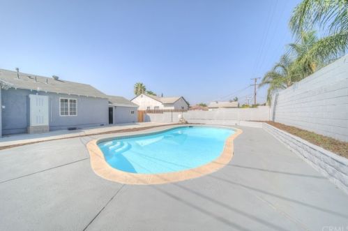 540 Victoria St, Rialto CA  92376-5231 exterior