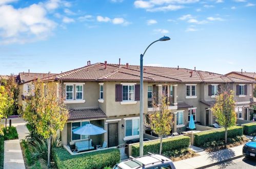 360 Mountain Holly Ave, Orange, CA 92865-5003