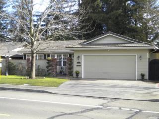 806 Mills Ave, Lodi, CA 95242-3564