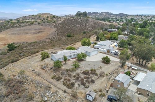 33276 Homestead Ln, Wildomar CA  92595-9169 exterior