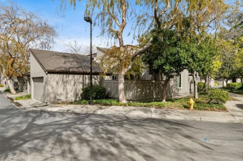 112 Charter Oaks Cir, Los Gatos, CA 95032-1805