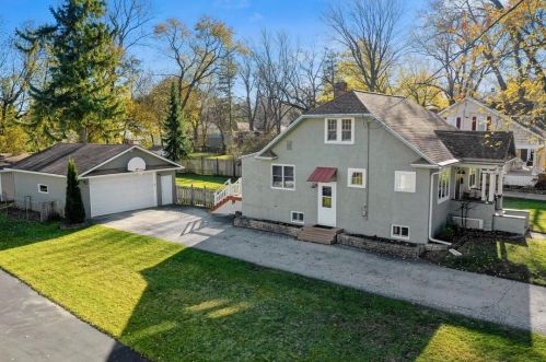 2351 Woodrow Way, Green Bay, WI 54301-2144