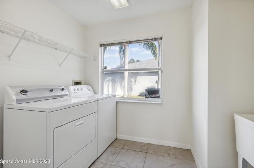 222 Summers Creek Dr, Merritt Island FL  32952-2684 exterior