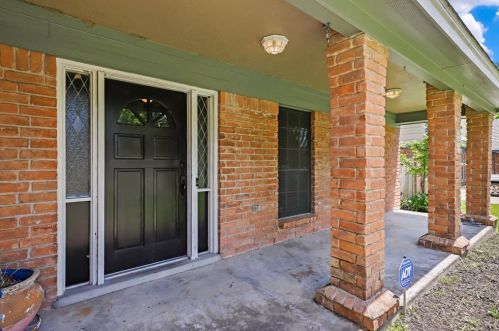 19602 Alinawood Dr, Humble, TX 77346-1955