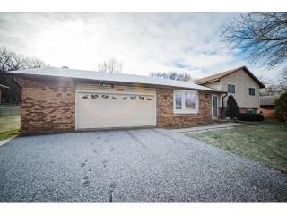 1839 Covington Ln, Saint Paul, MN 55122-2681