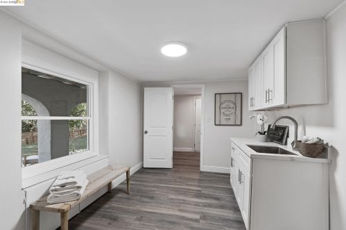 28 Camino Encinas, Orinda CA  94563-3335 exterior