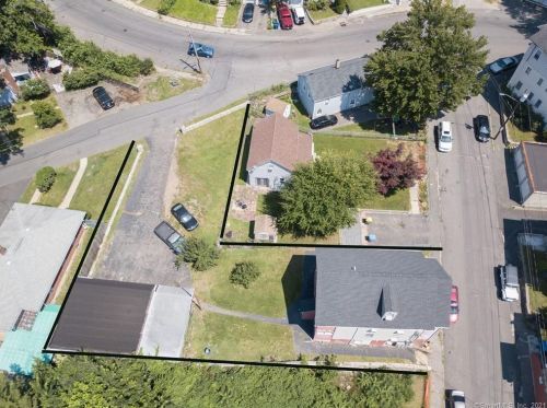 49 Howard St, Waterbury, CT 06705-1110