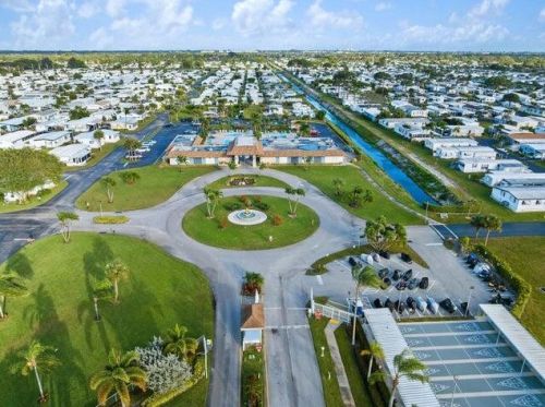 37008 Exuma Bay, Boynton Beach FL  33436-1925 exterior