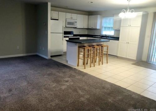 5 Parkwoods Dr, Norwich, CT 06360-7524