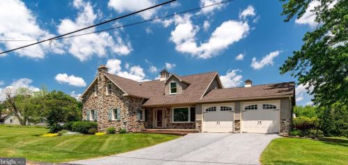 83 Fairview Rd, Smithville, PA 17560-9649
