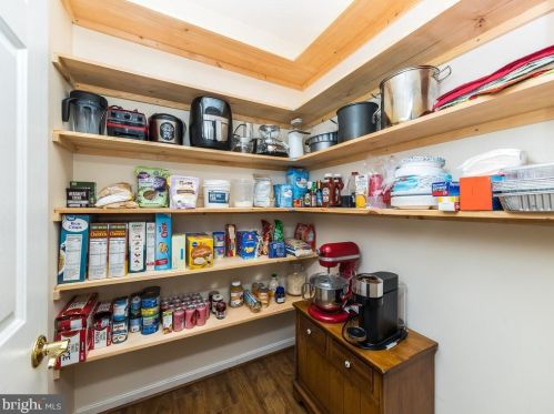 12006 Wood Pond Ct, Fredericksburg VA  22407-2575 exterior