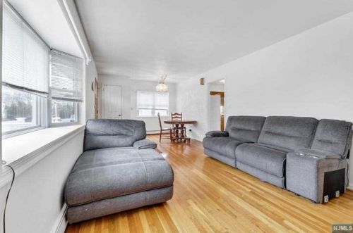 109 Hiawatha Blvd, Oakland NJ  07436-2905 exterior