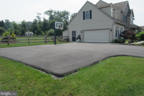 114 Royal Horse Way, Swartzville PA  17569-9353 exterior